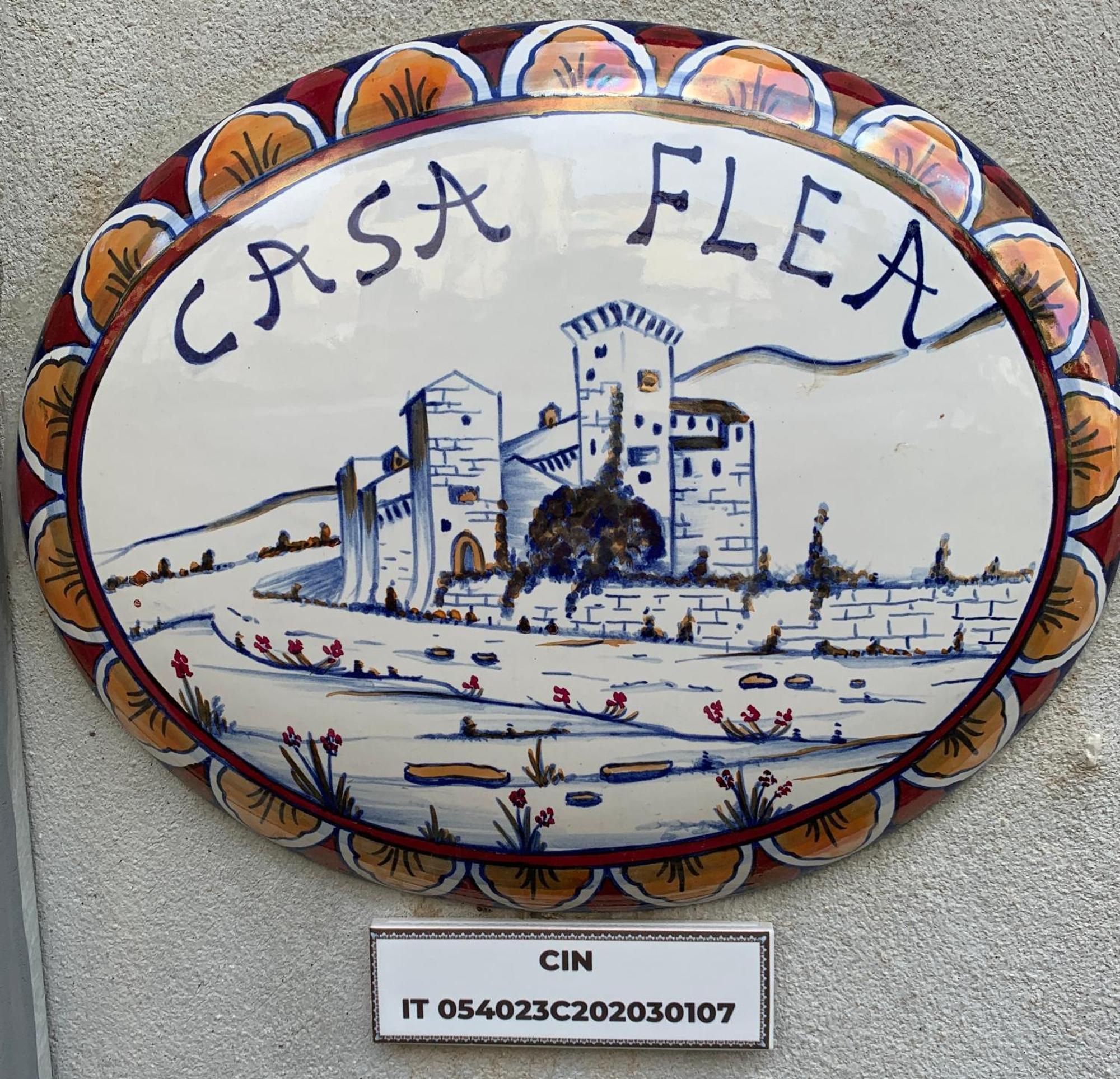 Casa Flea - Holiday Apartment With 2 Bedrooms Gualdo Tadino Esterno foto